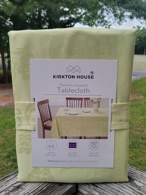 Kirkton House Premium Jacquard Tablecloth — Light Green